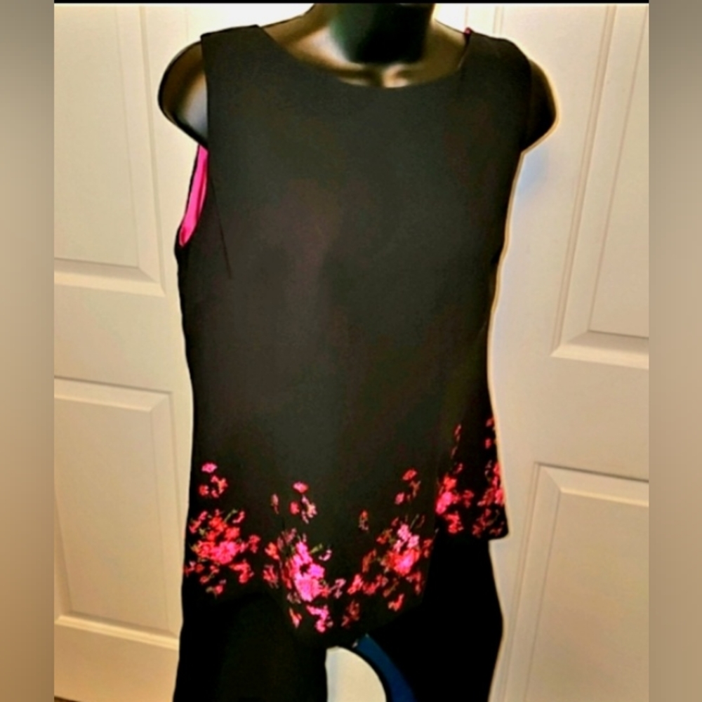 Perfect for a Dressy day or evening 2 piece sleeveless